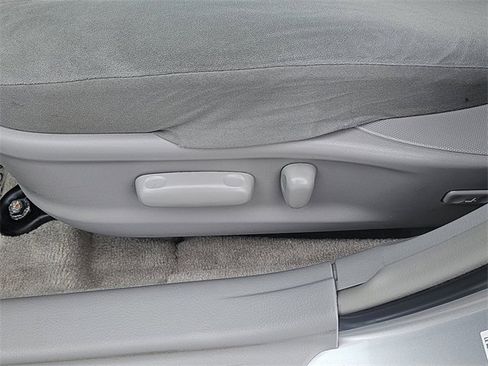 Used 2009 Toyota Camry LE image 17