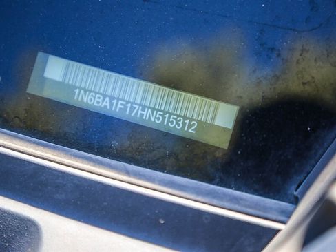 Used 2017 Nissan Titan SV image 38