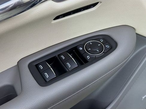 Used 2022 Cadillac XT6 Premium Luxury w/ Technology Package image 20