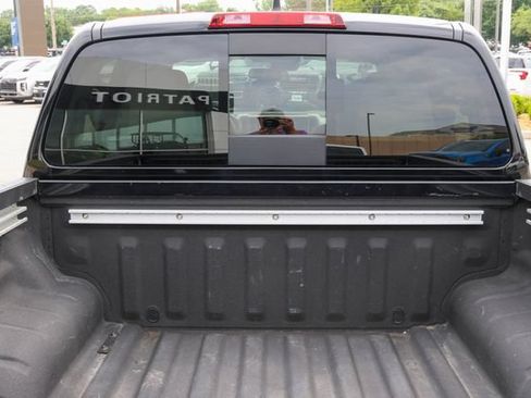 Used 2025 Nissan Frontier SV w/ SV Convenience Package AWD/4WD image 9