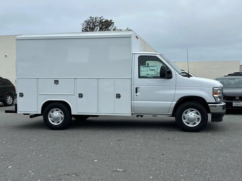 New 2026 Ford E-350 and Econoline 350 Super Duty w/ Power Equipment Group RWD image 2