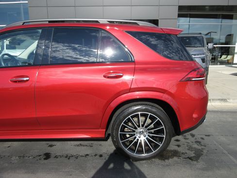 Used 2020 Mercedes-Benz GLE 350 4MATIC image 4