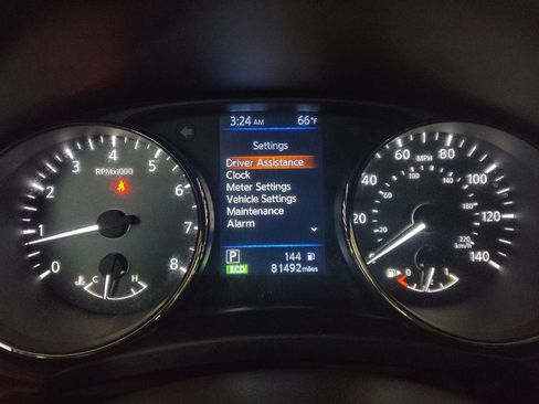 Used 2020 Nissan Rogue SV FWD image 23