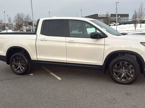 Used 2023 Honda Ridgeline Sport image 3