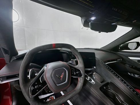 Used 2021 Chevrolet Corvette Stingray Premium Conv w/ Z51 Performance Package RWD image 10
