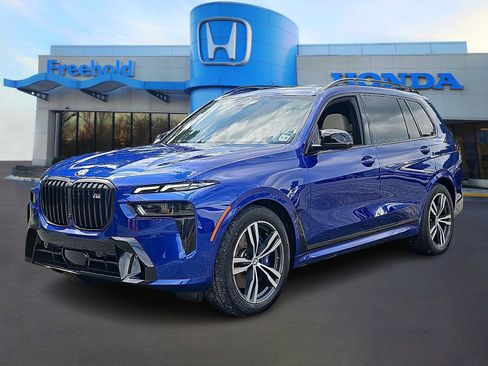 Used 2024 BMW X7 M60i w/ Executive Package image 3