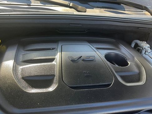 Used 2019 Jeep Grand Cherokee Laredo image 30