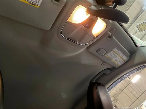 Used 2019 Jeep Cherokee Limited image 13