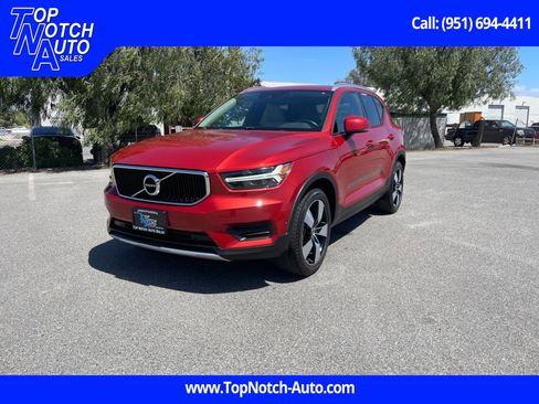 Used 2019 Volvo XC40 T4 Momentum FWD image 1