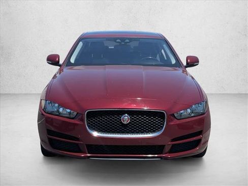 Used 2017 Jaguar XE RWD image 2