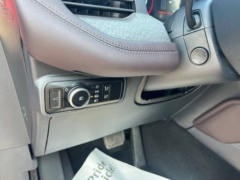 Certified 2025 Ford Explorer Platinum w/ Ultimate Package AWD/4WD image 7