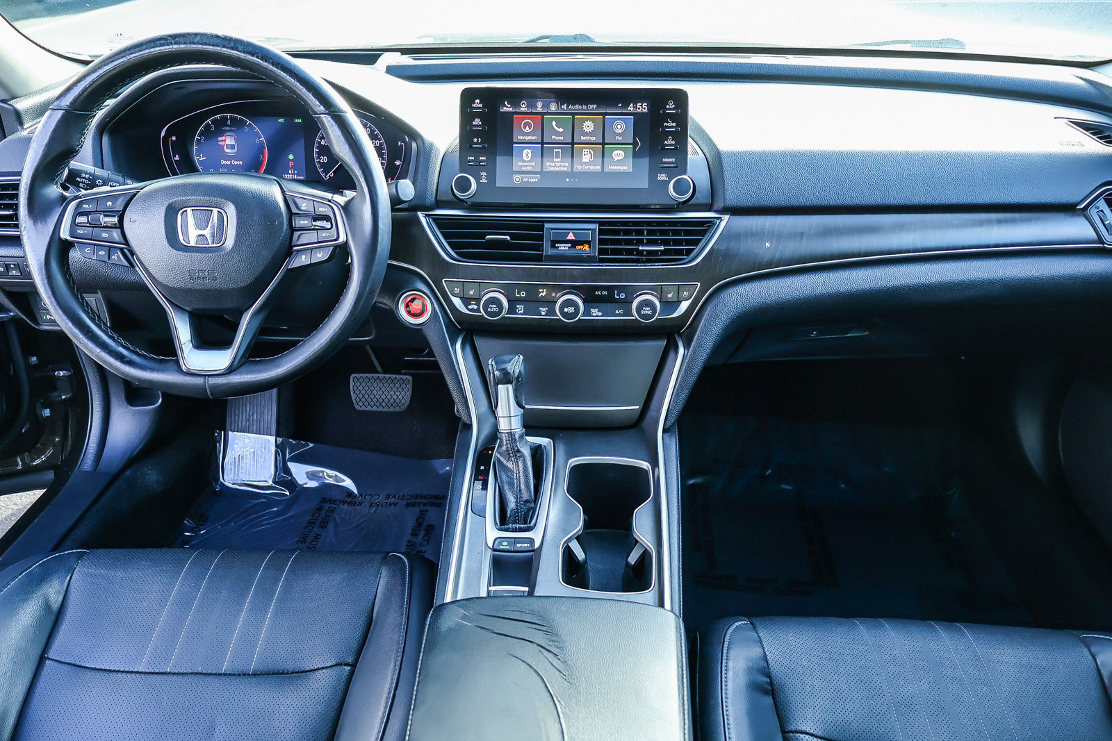 Used 2018 Honda Accord Touring image 9