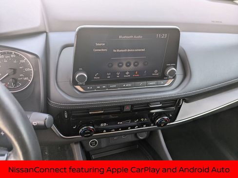 Certified 2022 Nissan Rogue SV w/ SV Premium Package image 17