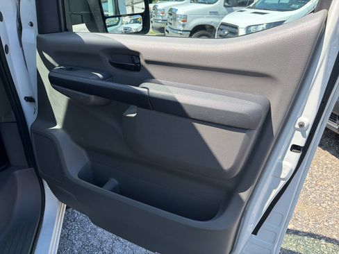 Used 2018 Nissan NV 2500 S RWD image 19