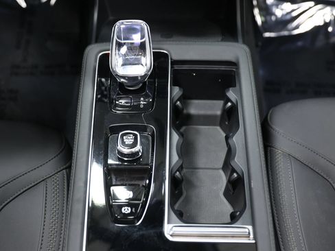 Used 2025 Volvo XC90 T8 Plus w/ Protection Package Premier AWD/4WD image 38