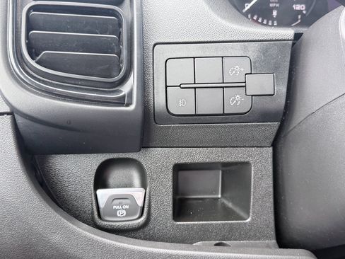 Used 2026 RAM ProMaster 2500 w/ Convenience Group FWD image 18