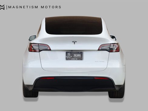 Used 2021 Tesla Model Y Long Range AWD/4WD image 8