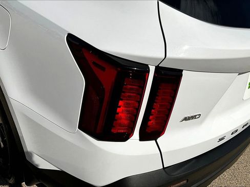 Used 2021 Kia Sorento S image 24