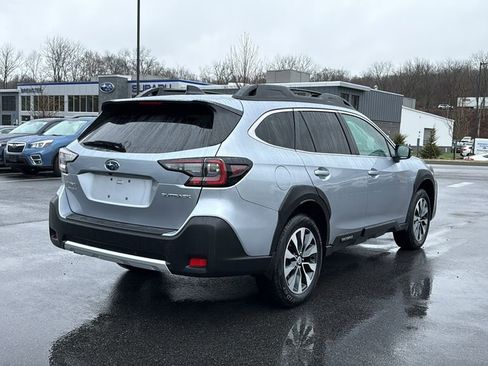 Used 2023 Subaru Outback Limited image 6