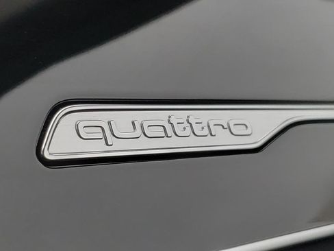 Used 2022 Audi Q8 Premium image 30