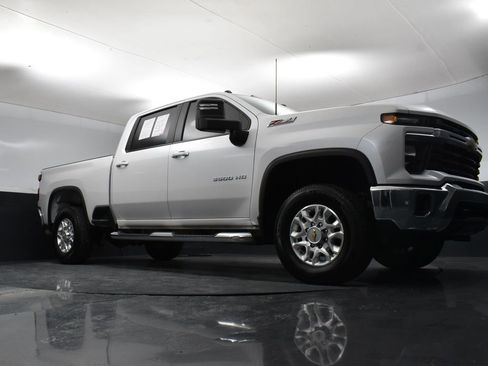 Used 2024 Chevrolet Silverado 3500 LT w/ Z71 Off-Road Package image 28