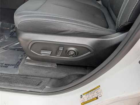 Used 2023 Jeep Grand Cherokee L Laredo RWD image 21