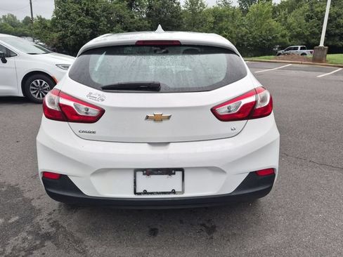 Used 2018 Chevrolet Cruze LT w/ Convenience Package FWD image 4