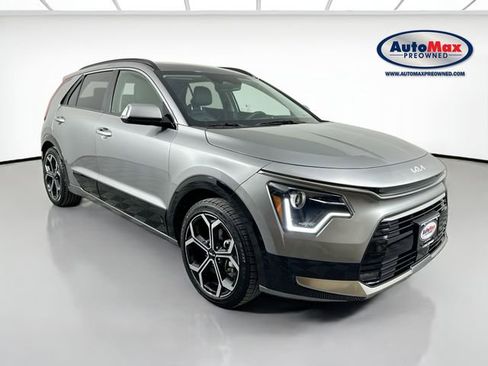 Used 2023 Kia Niro EX Touring image 1