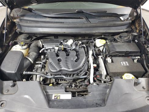 Used 2018 Jeep Cherokee Latitude Plus w/ Comfort/Convenience Group image 9