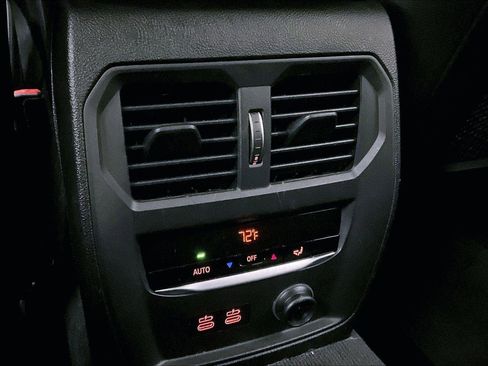 Used 2019 BMW 330i xDrive Sedan w/ Driving Assistance Package image 32