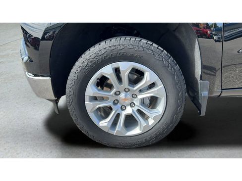 Certified 2025 Chevrolet Silverado 1500 LTZ AWD/4WD image 36