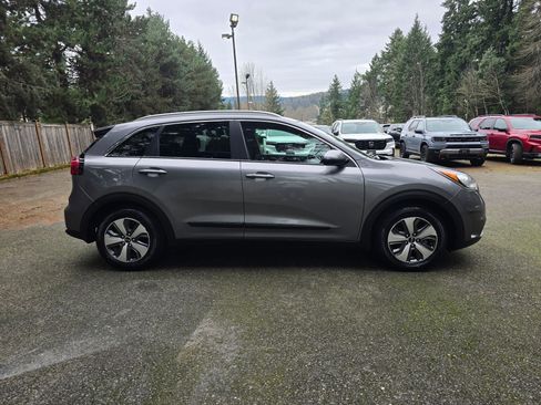 Used 2017 Kia Niro LX image 4