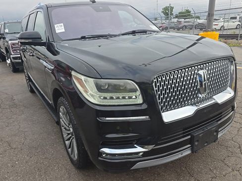 Used 2019 Lincoln Navigator L Reserve AWD/4WD image 2