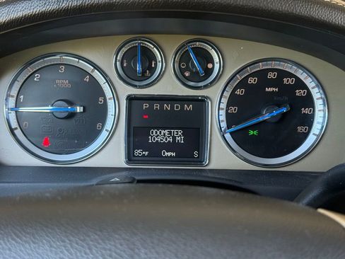 Used 2014 Cadillac Escalade Platinum RWD image 17
