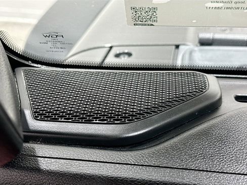 Used 2021 Jeep Gladiator Rubicon w/ Trailer Tow Package image 18