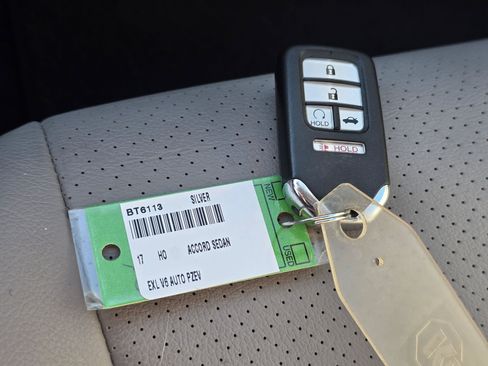 Used 2017 Honda Accord EX-L image 32