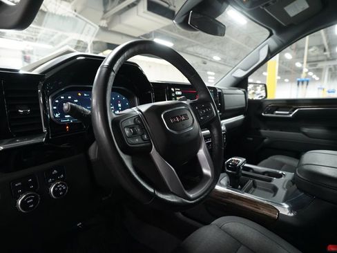 Used 2023 GMC Sierra 1500 Elevation w/ Preferred Package AWD/4WD image 8