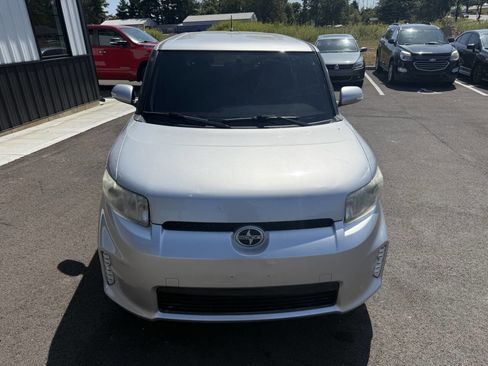 Used 2015 Scion xB image 3