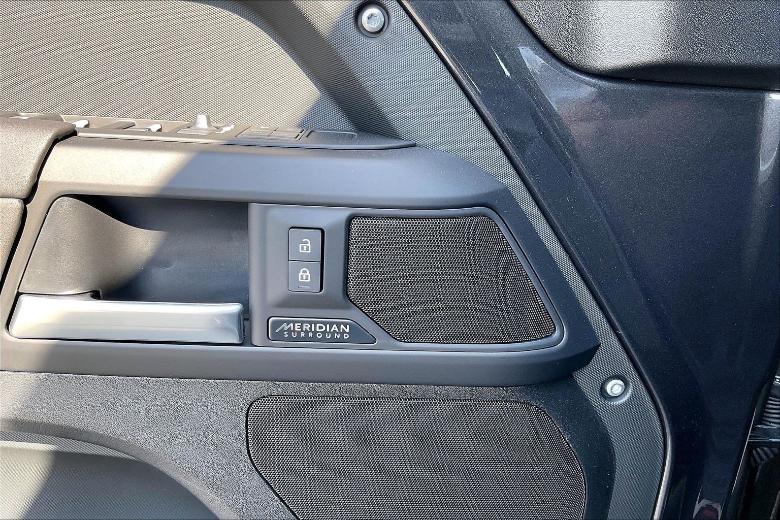 New 2026 Land Rover Defender 110 X-Dynamic SE AWD/4WD image 26