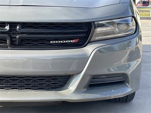 Used 2019 Dodge Charger SXT image 7