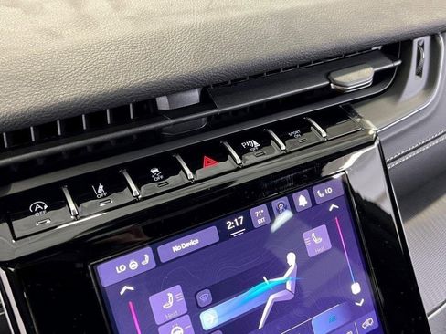 New 2025 Jeep Grand Cherokee Laredo X w/ Luxury Tech Group I image 32