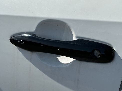 Used 2022 Toyota Corolla SE image 19