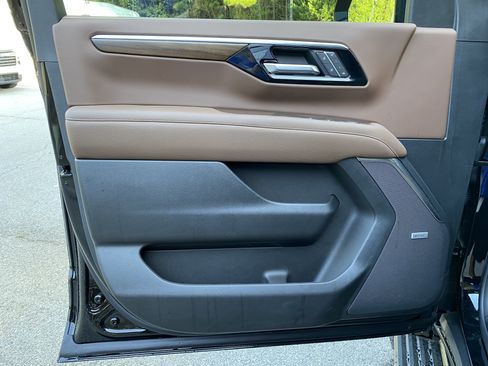 New 2026 Chevrolet Tahoe High Country AWD/4WD image 15