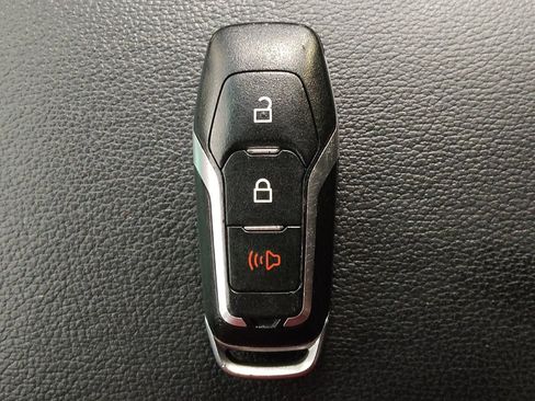 Used 2017 Ford Explorer XLT FWD image 32