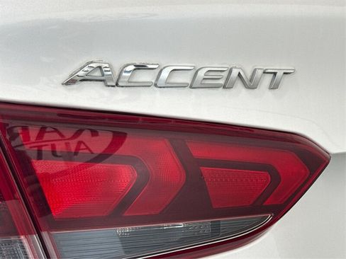 Used 2018 Hyundai Accent SE FWD image 18