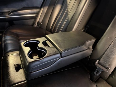 Used 2019 Chrysler 300 S RWD image 22