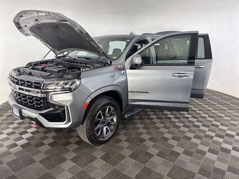 Used 2022 Chevrolet Suburban Z71 w/ Luxury Package image 12