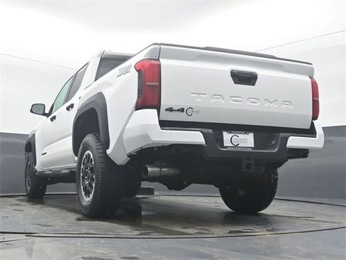 Used 2025 Toyota Tacoma TRD Sport image 49