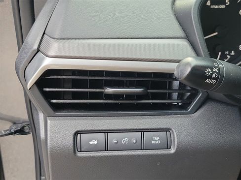 Used 2025 Nissan Altima 2.5 SR image 31