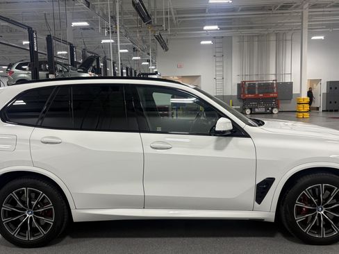 Certified 2024 BMW X5 xDrive50e w/ Executive Package AWD/4WD image 11